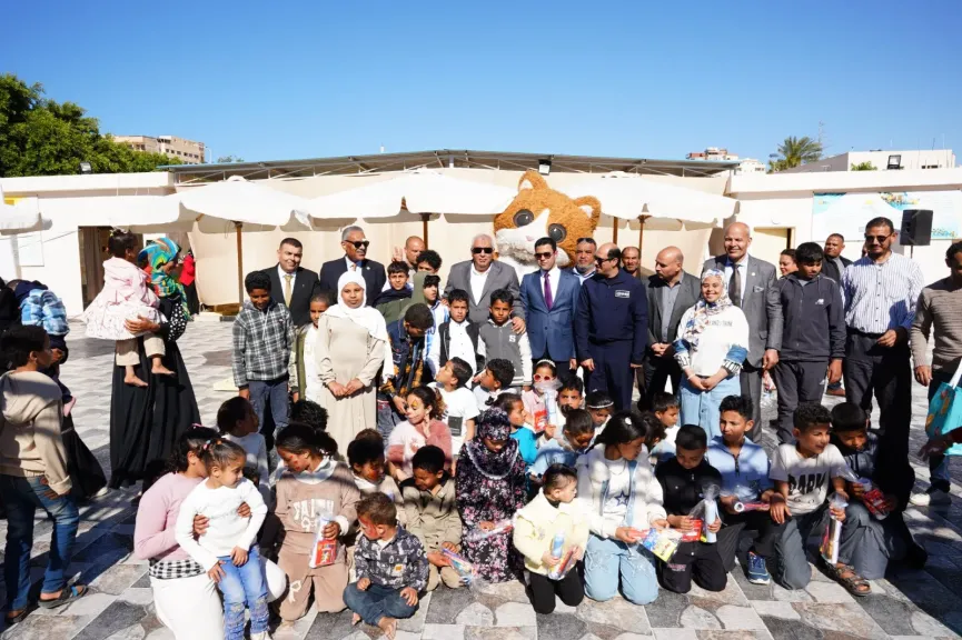 محافظ مطروح يشهد احتفالية تكريم الأم المثالية وأسر الشهداء والأيتام وسط أجواء إنسانية مبهجة
