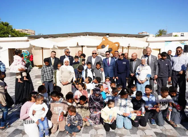 محافظ مطروح يشهد احتفالية تكريم الأم المثالية وأسر الشهداء والأيتام وسط أجواء إنسانية مبهجة