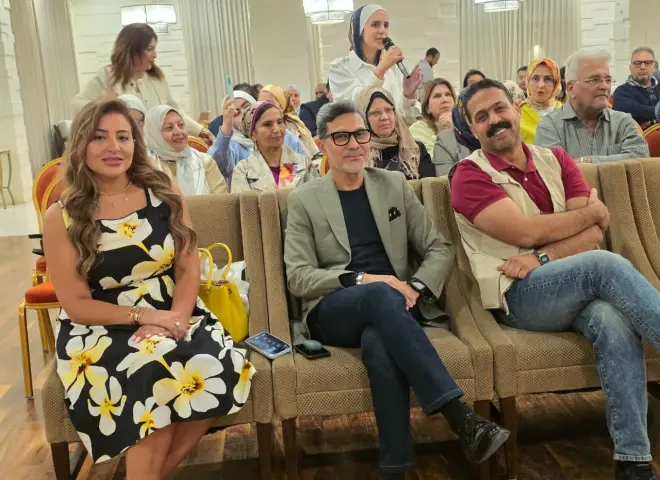 نجوم الفن والمجتمع في ندوة ثمرة طه إلياس لعبد الرحيم كمال و التي أدارها أشرف عشماوي