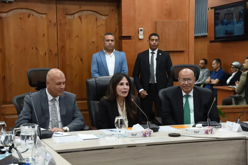 وزيرة الإسكان تترأس اجتماع اللجنة التنسيقية العليا لمياه الشرب والصرف الصحي