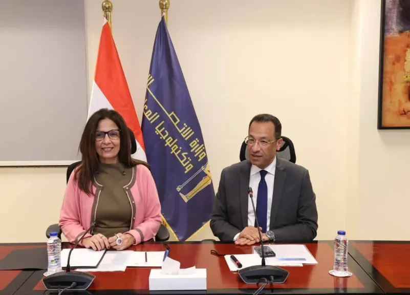 وزيرا الاتصالات والثقافة يبحثان مشروعات التعاون المشترك في مجال التحول الرقمي