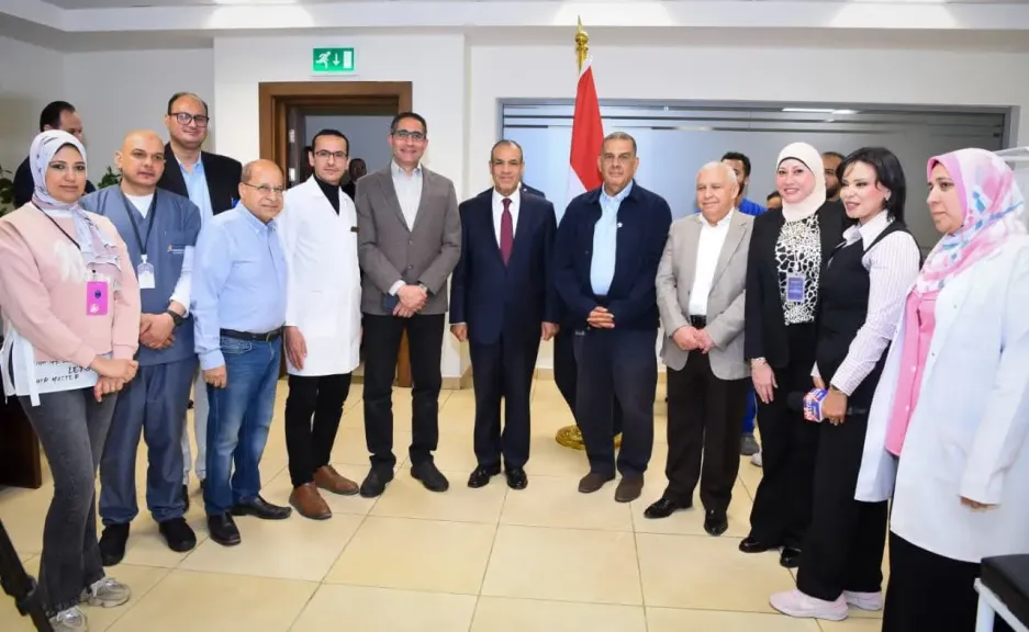 وزير الخارجية يطلق حملة للتبرع بالدم بمقر وزارة الخارجية لمستشفى ٥٧٣٥٧