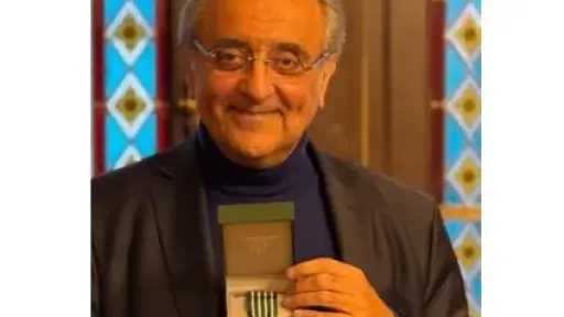 وزيرة الثقافة تهنئ رمزي يسى بمنحه وسام فارس للفنون والآداب