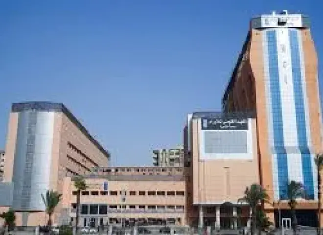 القومي للأورام يحذر: 80% من محتوى علاج السرطان على السوشيال ميديا مضلل ويهدد حياة المرضى