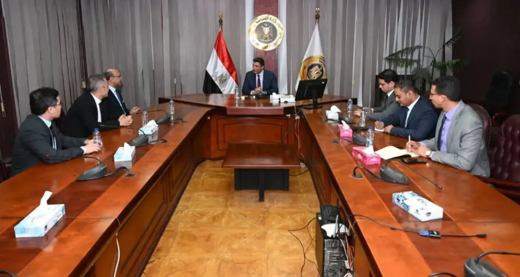 وزير الصناعة يبحث مع وفد مجموعة صافولا للأغذية أنشطة المجموعة في مصر وخططها التوسعية المستقبلية