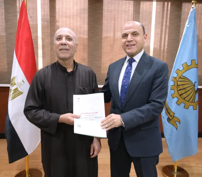 محافظ الغربية يُسلّم 37 عقد تقنين أراضي أملاك دولة للمستفيدين