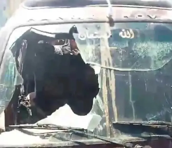 حريق يلتهم سيارة أسفل كوبري العوايد بالإسكندرية دون ضحايا