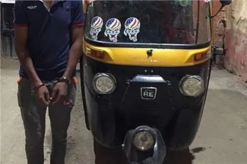 ضبط سائق توكتوك دهس مسنا في حلوان