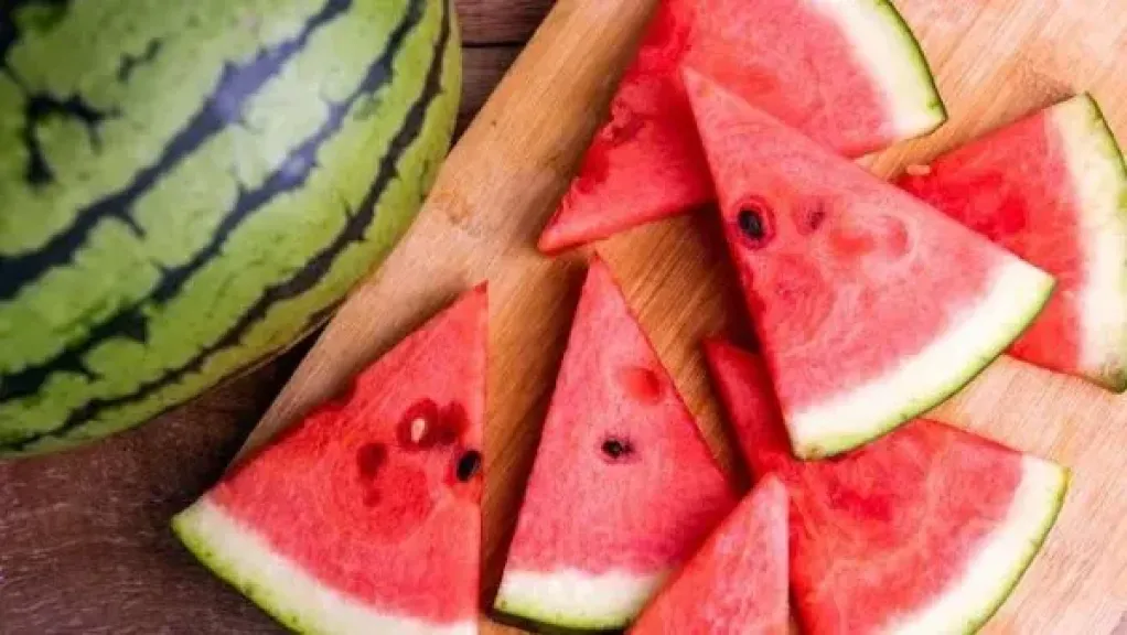 حقيقة وجود بطيخ مسرطن بالأسواق .. عضو لجنة الزراعة ينهي الجدل المثار