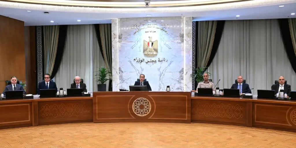 رئيس الوزراء يهنيء عمال مصر: نقدر جهودكم الوفية في دفع تروس الإنتاج في مختلف القطاعات