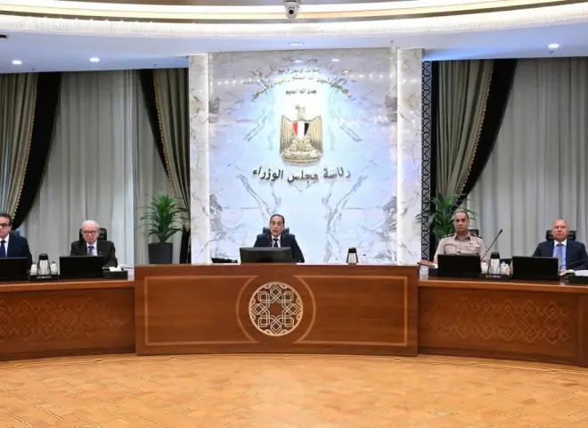 رئيس الوزراء يهنيء عمال مصر: نقدر جهودكم الوفية في دفع تروس الإنتاج في مختلف القطاعات