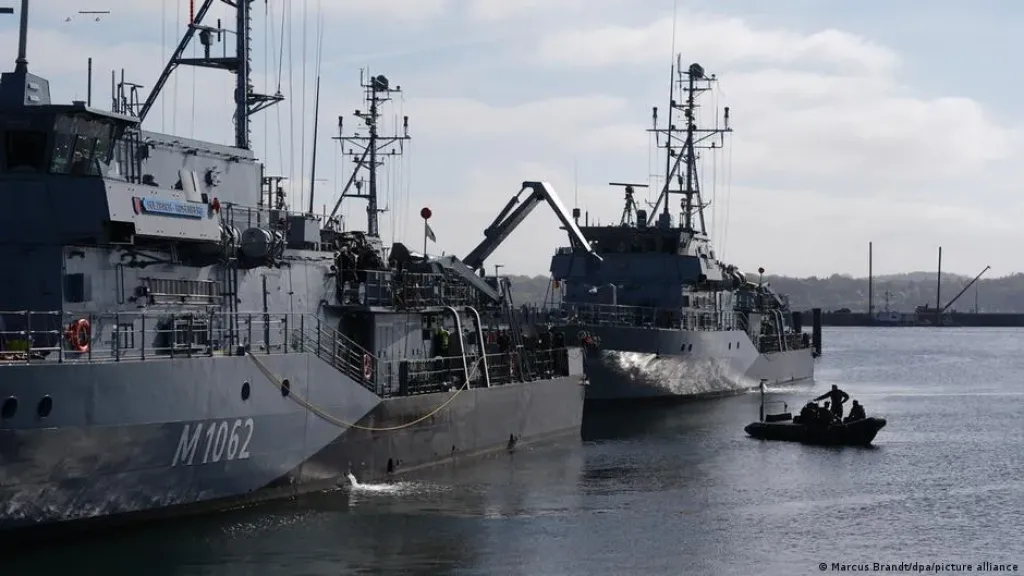 ألمانيا ترسل كاسحة ألغام إلى المتوسط تمهيدًا لاحتمال نشرها في مضيق هرمز