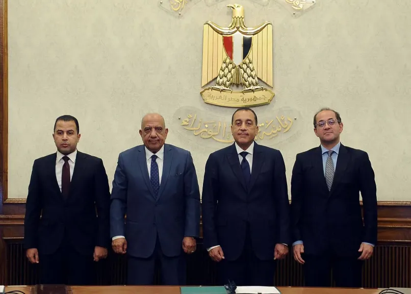 رئيس الوزراء يشهد توقيع ”بروتوكول اتفاق” بين شركة ”تحيا مصر” القابضة للاستثمار والتنمية ووزارتي ”الكهرباء” و”المالية”