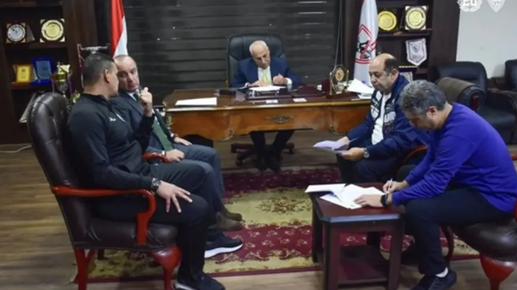 تفاصيل مكالمة حسين لبيب لمعتمد جمال قبل مباراة سموحة في الدوري