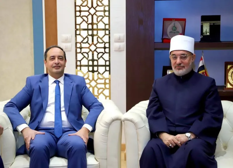 مفتي الجمهورية يستقبل مدير صندوق مكافحة الإدمان لتعزيز الجهود في مواجهة تعاطي المخدرات