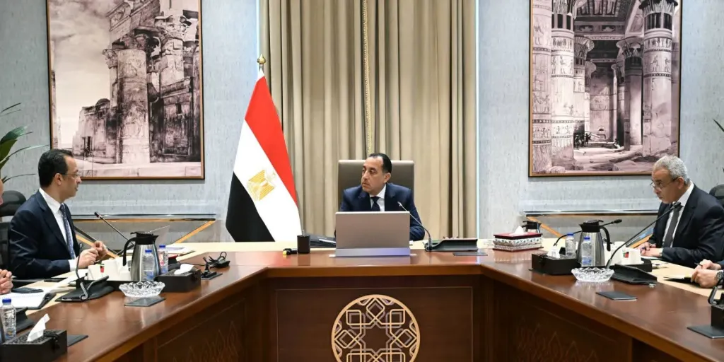 رئيس الوزراء يتابع الموقف التنفيذي للمبادرة الرئاسية ”الرواد الرقميون”