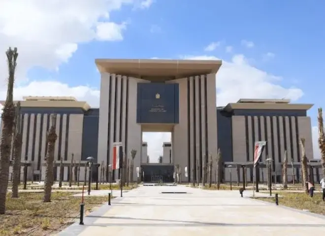مصر تؤكد تضامنها الكامل مع الإمارات وتدين استهداف الفجيرة بالصواريخ والمسيّرات