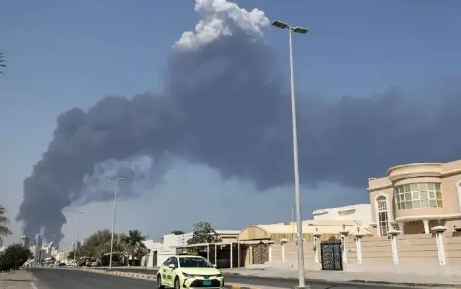 حكومة الفجيرة بالإمارات: 3 إصابات في اعتداء إيراني على منطقة صناعات بترولية