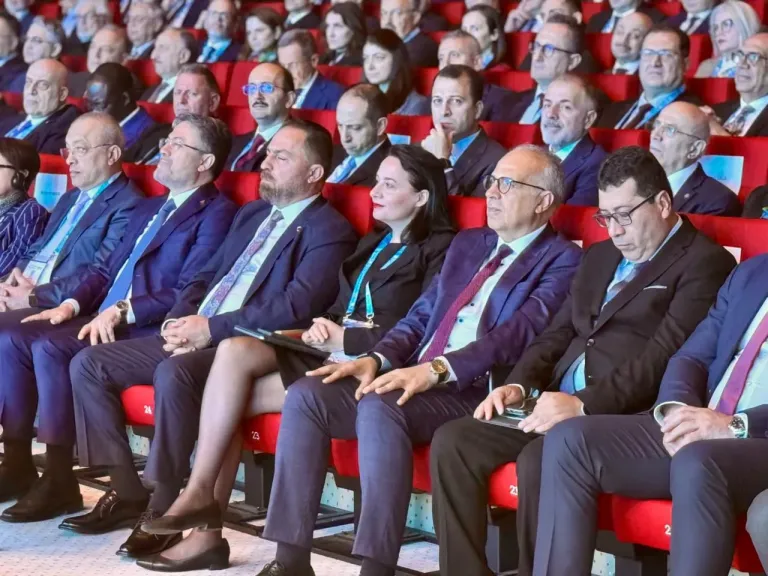 وزير الري:يصل إلى تركيا للمشاركة في “منتدى إسطنبول الدولي الخامس للمياه