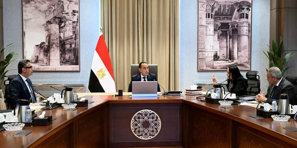 رئيس الوزراء يتابع جهود حوكمة منظومات الدعم والحماية الاجتماعية