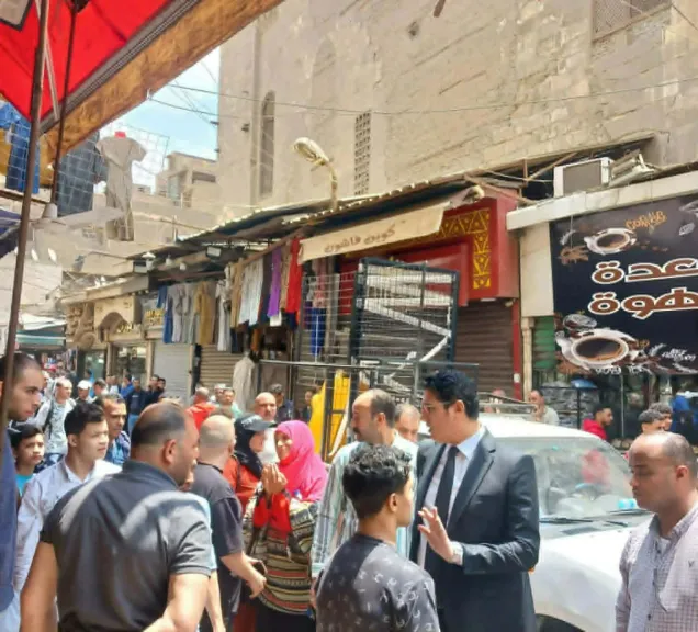 نائب محافظ القاهرة يقود حملة لإعادة الانضباط بشوارع الموسكي والمعز لدين الله