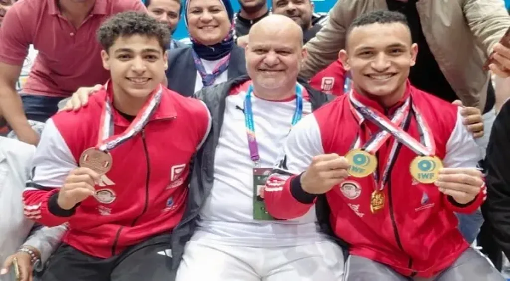 احتفالات في بعثة رفع الأثقال بذهبيات عبد الرحمن وأرقام عبد الراضي ببطولة العالم للناشئين