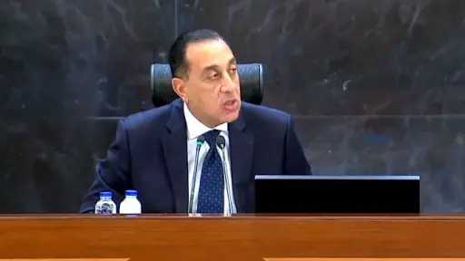 رئيس الوزراء: ناقشنا إطلاق مبادرة لتركيب وحدات طاقة شمسية على الأسطح