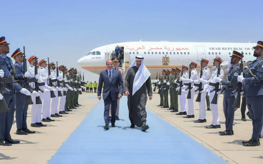 الرئيس السيسى فى زيارة أخوية إلى الإمارات ويؤكد “ما يمس الإمارات يمس مصر”