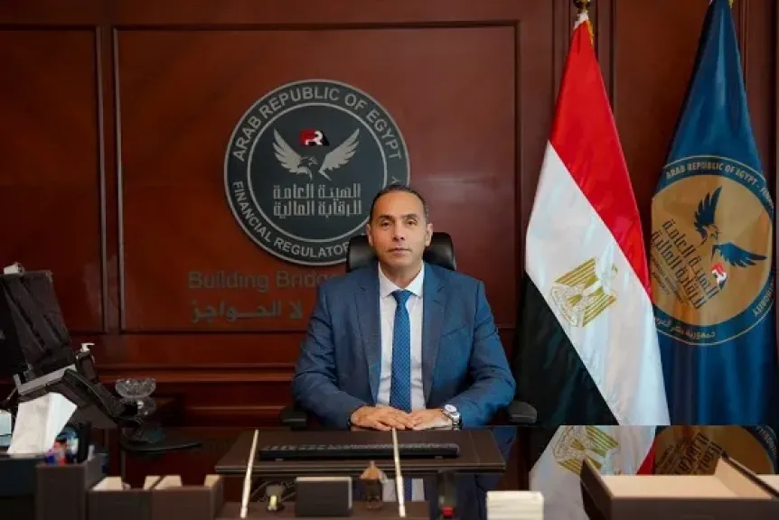 ضم إسلام عزام رئيس الرقابة المالية إلى مجلس إدارة هيئة الاستثمار