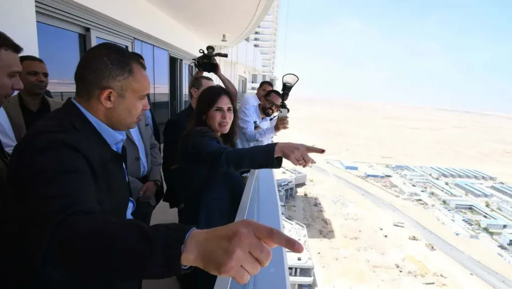 وزيرة الإسكان تشدد على الالتزام بالجدول الزمني لتسليم وحدات العلمين الجديدة للحاجزين