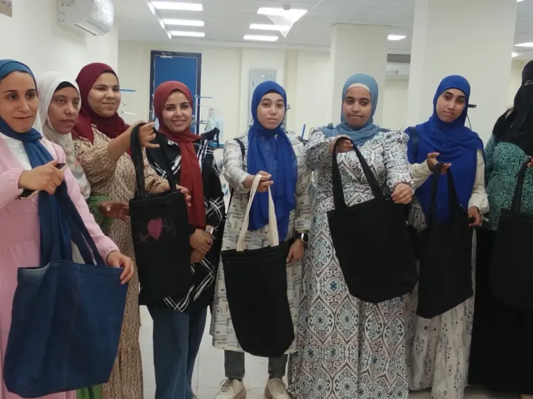 قومي المرأة بأسيوط يدعم التمكين الاقتصادي بورشة خياطة للسيدات