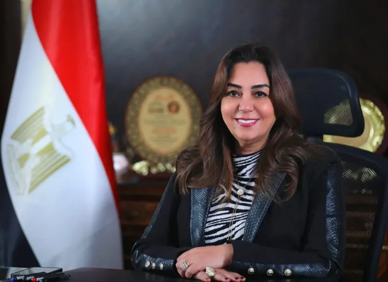 وزيرة التنمية المحلية والبيئة تتابع موقف تشغيل مشروعات الإدارة المحلية بقري”حياة كريمة”