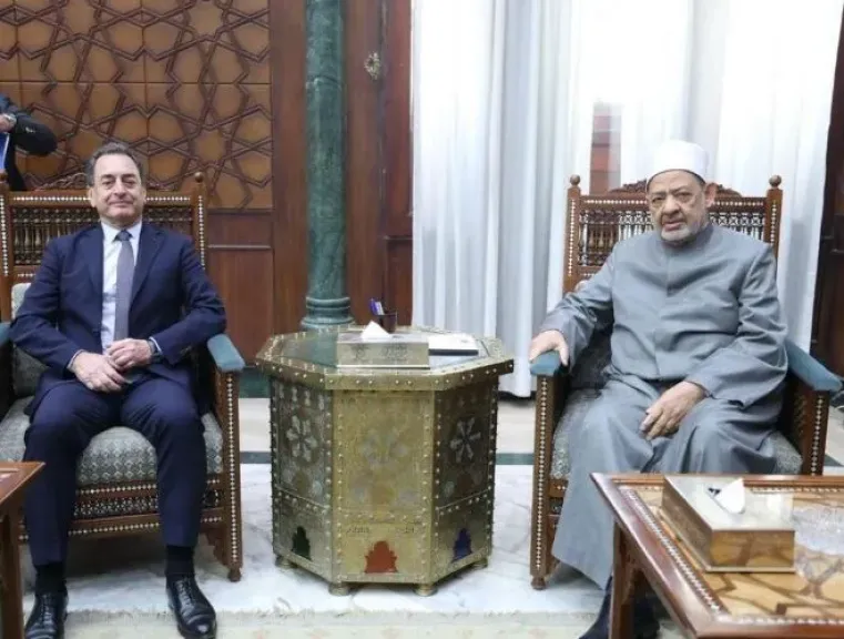 الإمام الأكبر: الأزهر تربطه علاقات قوية وروابط علمية وثقافية متينة مع فرنسا