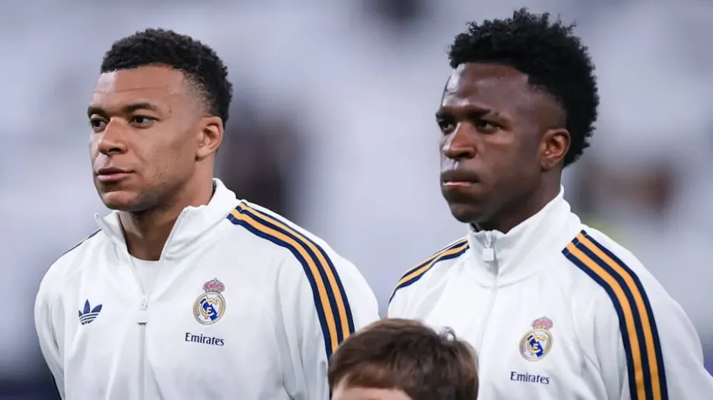 موقف فينيسيوس من عودة مورينيو لريال مدريد