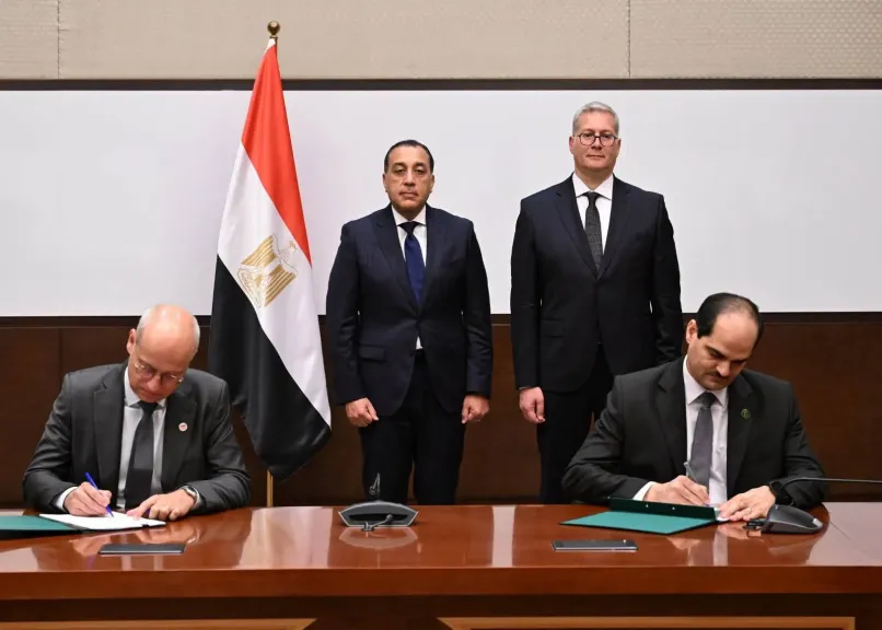 رئيس الوزراء يشهد توقيع مذكرة تفاهم للتعاون في أنشطة استكشاف الغاز الطبيعي بمنطقة غرب البحر المتوسط