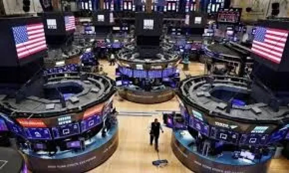 تباين أداء الأسهم الأمريكية بسبب بيانات التضخم غير المشجعة وتعافي أسهم شركات التكنولوجيا