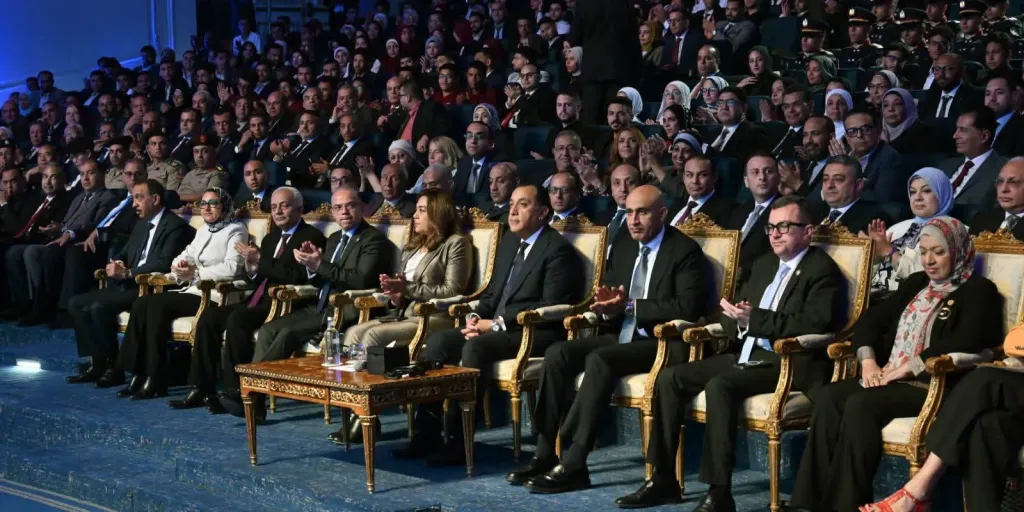 رئيس الوزراء يشهد احتفالية صندوق تطوير التعليم لإطلاق ”مبادرة المليون رخصة دولية”