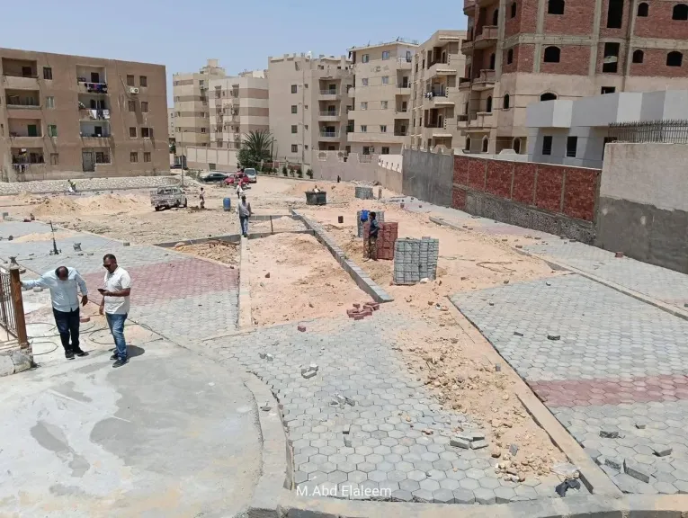 quot;رئيس جهاز تنمية مدينة العبورquot; يتابع ميداني تطوير ورفع كفاءة الطرق والأرصفة بالمدينة
