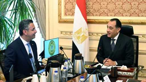 رئيس الوزراء يتابع مع وزير التموين استعدادات استقبال العيد الأضحى المبارك