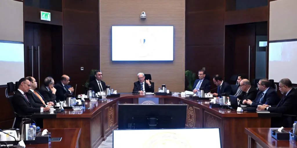 نائب رئيس الوزراء يتابع موقف زيادة الاحتياطي الاستراتيجي من السلع الغذائية
