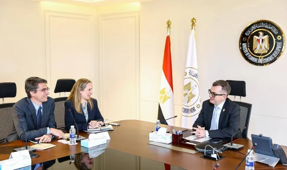 وزير التخطيط يلتقي المدير الإقليمي للبنية التحتية بالبنك الدولي لبحث ”التمويل المبتكر” وتطوير قطاع السياحة