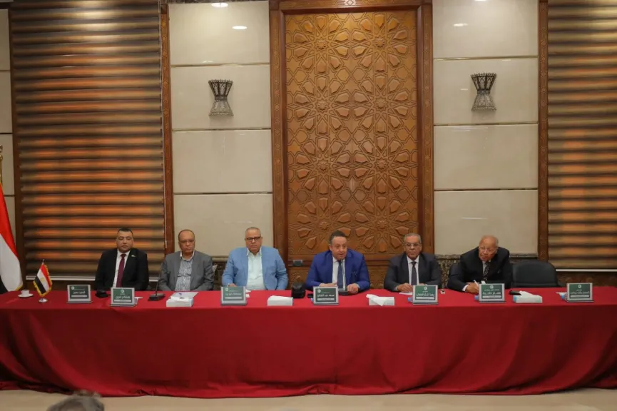 نقيب المهندسين وهيئة مكتب النقابة العامة تبحث مع النقابات الفرعية ملفات مهنية وخدمية
