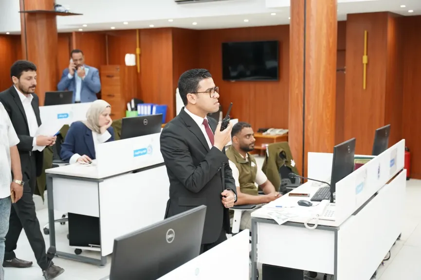 تنفيذا لتوجيهات محافظ  مطروح..نائب المحافظ يتابع مواجهة انهيار جزئي بجسر بحيرة دهيبة بسيوة