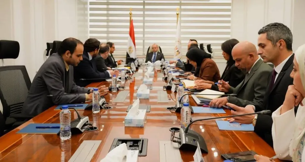 وزير الاستثمار يبحث مع أفريكسيم بنك تعزيز التبادل التجاري الأفريقي