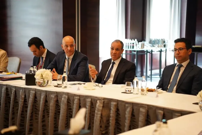 وزير الخارجية يؤكد حرص مصر على جذب الاستثمارات البريطانية خلال لقائه ممثلي الشركات وصناديق الاستثمار البريطانية في لندن