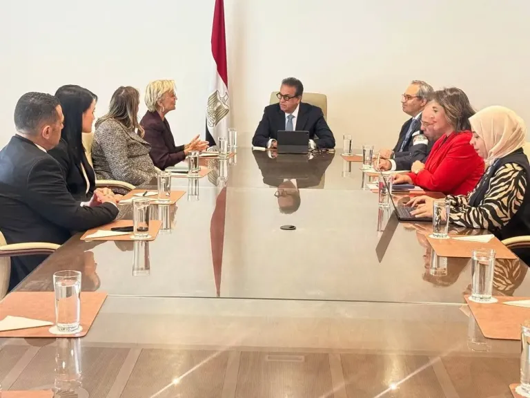 وزير الصحة يبحث مع نوفارتس وباير تعزيز صحة القلب في مصر