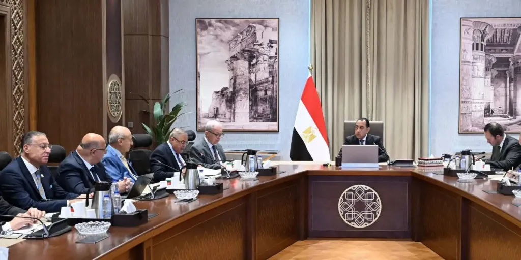 رئيس الوزراء يستعرض التقرير ربع السنوي الأول لوحدة الشركات المملوكة للدولة