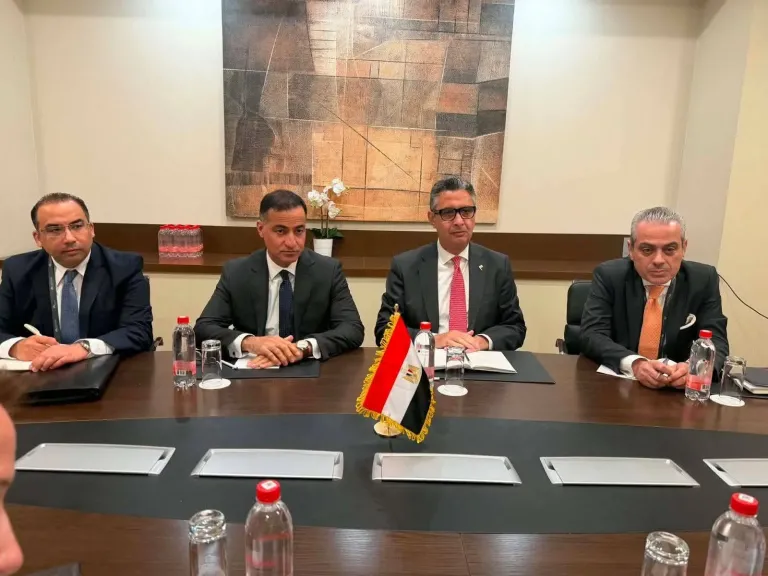 وزير التموين يلتقي مدير عام البورصة الروسية الوطنية للسلع لبحث سبل التعاون المشترك مع البورصة السلعية المصرية