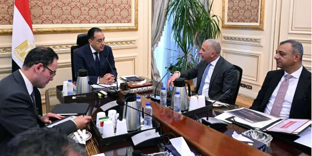 مدبولي يلتقى الرئيس التنفيذي والعضو المنتدب لشركة ”السويدي إلكتريك” لبحث خطة عمل وتوسعات الشركة
