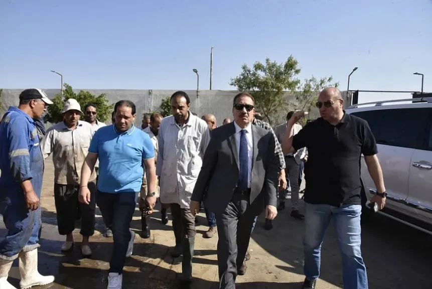 محافظ بورسعيد يوجه برفع درجة الاستعداد داخل مشروع تربية الماشية والمجزر الآلي بحي الجنوب